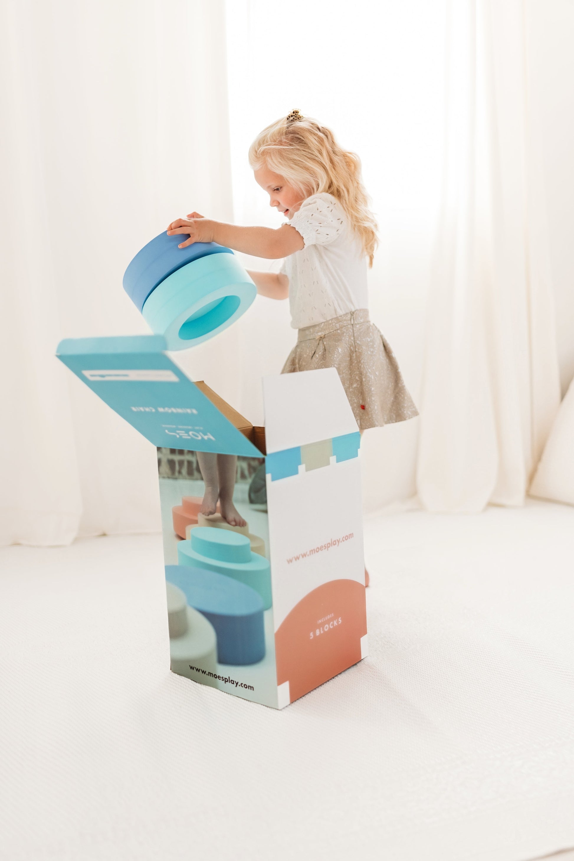Rainbow Chair – Spelen, bouwen én gebruiken op jouw manier! - VOF Snug & Smart