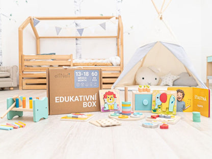 Educatieve speelbox 13–18 maanden – houten Montessori speelgoedset met puzzels, hamerbank, stapelbekers en boek over emoties