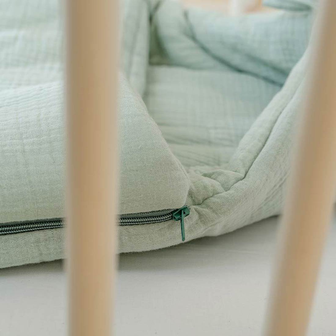 Babynest van groen biologisch katoen